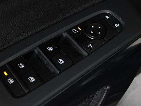 Certified 2025 Nissan Pathfinder SV AWD/4WD image 24