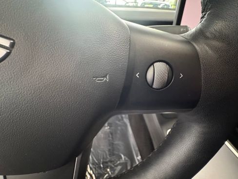 Used 2022 Tesla Model Y Performance AWD/4WD image 20