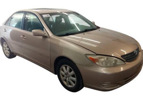 Used 2002 Toyota Camry LE FWD image 8