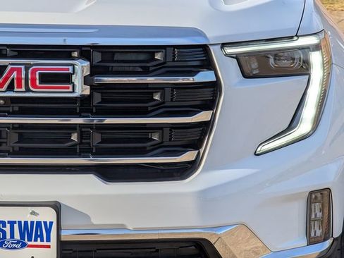 Used 2024 GMC Acadia Elevation image 7