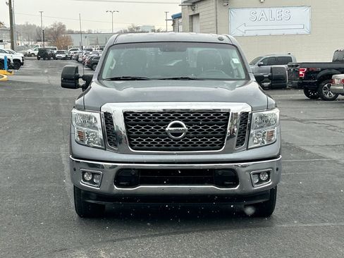 Used 2017 Nissan Titan SV image 10