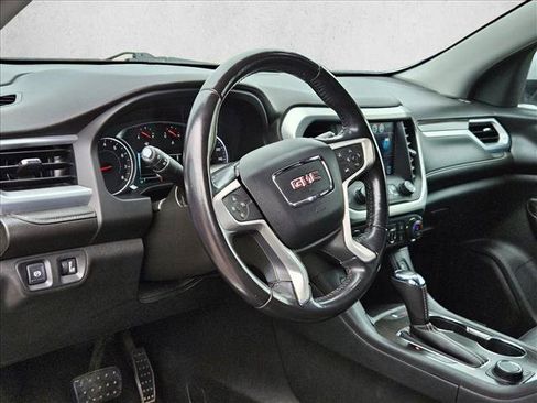 Used 2018 GMC Acadia SLT AWD/4WD image 10