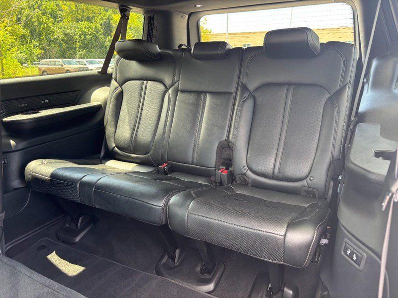 Used 2023 Jeep Wagoneer L Series II AWD/4WD image 11