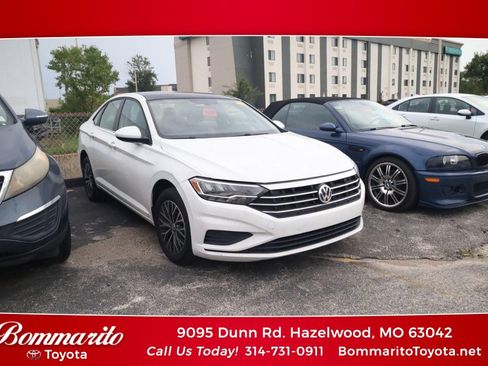 Used 2020 Volkswagen Jetta SE FWD image 1