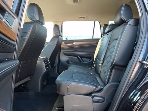 Used 2025 Volkswagen Atlas SE image 14