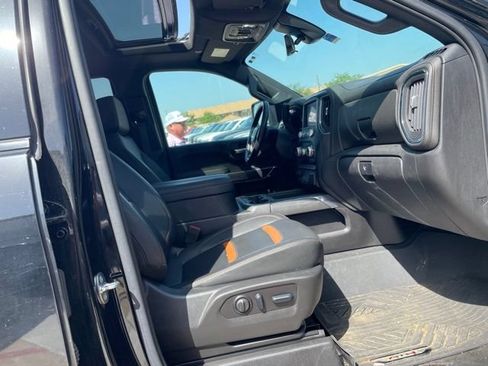Used 2023 GMC Sierra 2500 AT4 w/ AT4 Preferred Package AWD/4WD image 16