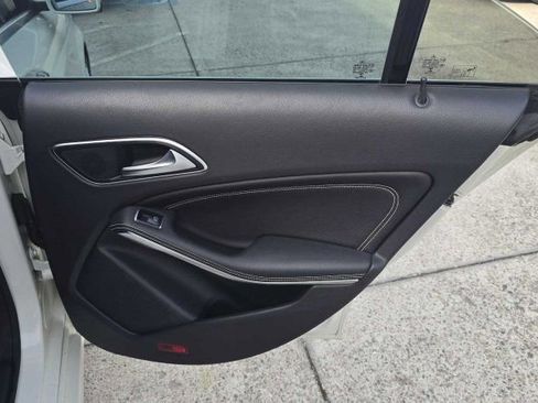 Used 2015 Mercedes-Benz CLA 250 4MATIC image 30