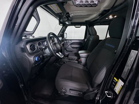 Used 2023 Jeep Wrangler Unlimited Rubicon 4xe w/ Cold Weather Group AWD/4WD image 13