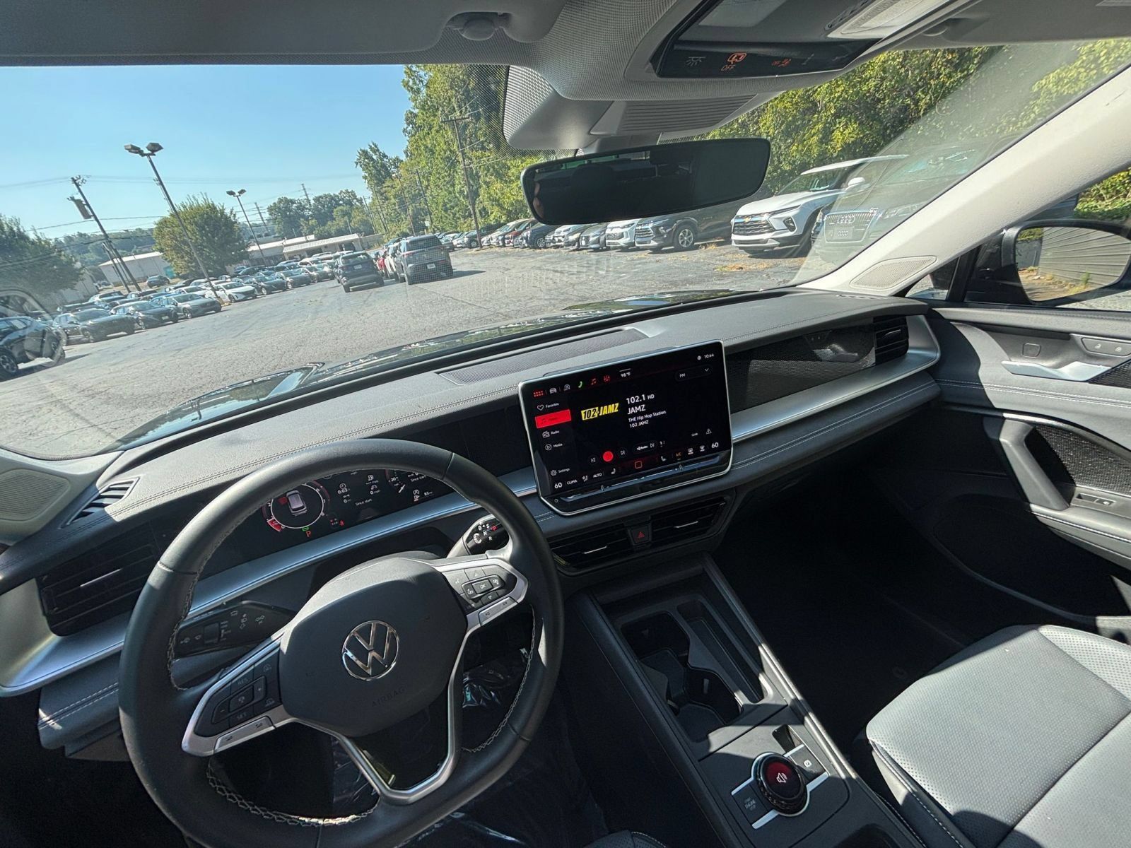 Used 2026 Volkswagen Tiguan SE FWD image 29