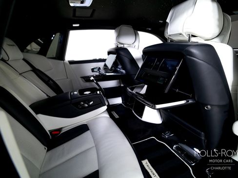 Used 2018 Rolls-Royce Phantom Sedan image 30