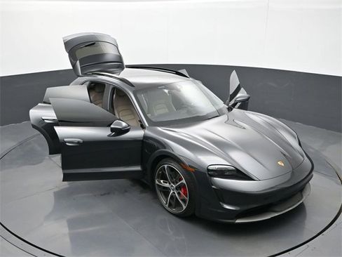 Used 2023 Porsche Taycan 4S image 34