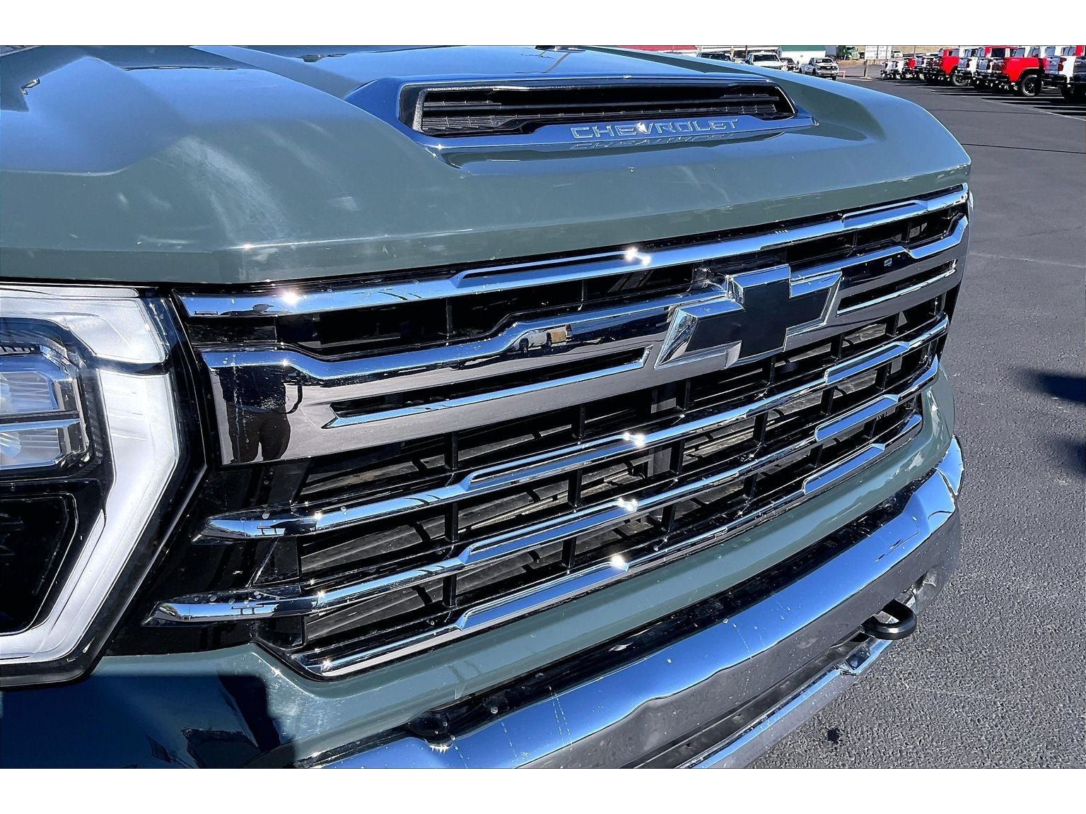 Used 2025 Chevrolet Silverado 3500 LTZ AWD/4WD image 31