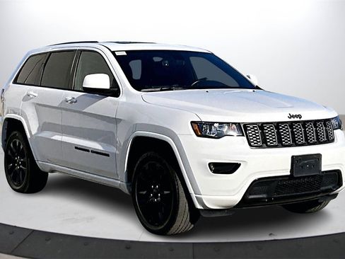 Certified 2022 Jeep Grand Cherokee Laredo X image 2