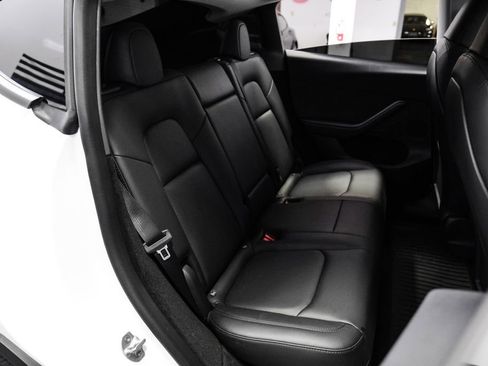 Used 2023 Tesla Model Y Long Range image 39