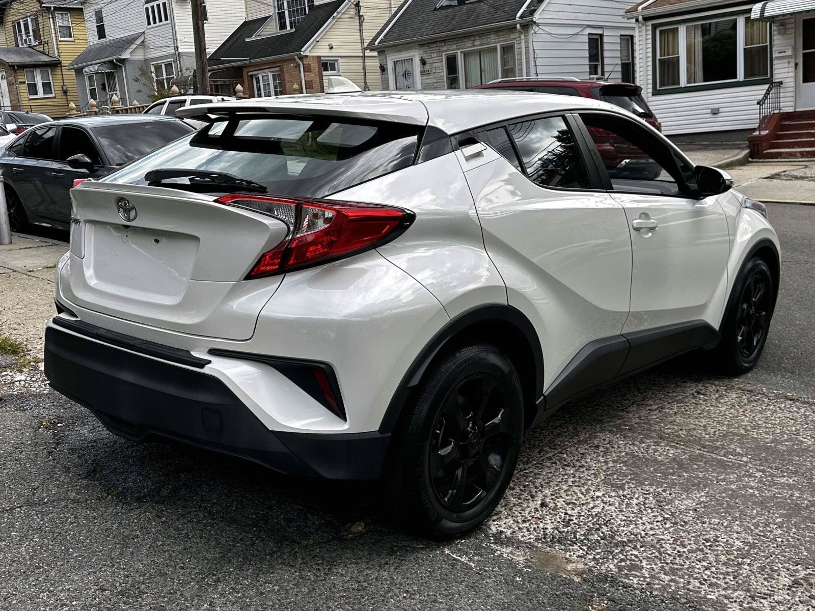Certified 2019 Toyota C-HR LE FWD image 6