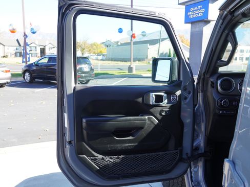 Used 2023 Jeep Wrangler Unlimited image 17