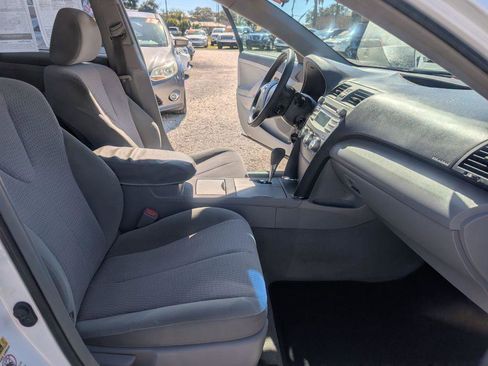 Used 2010 Toyota Camry LE image 13
