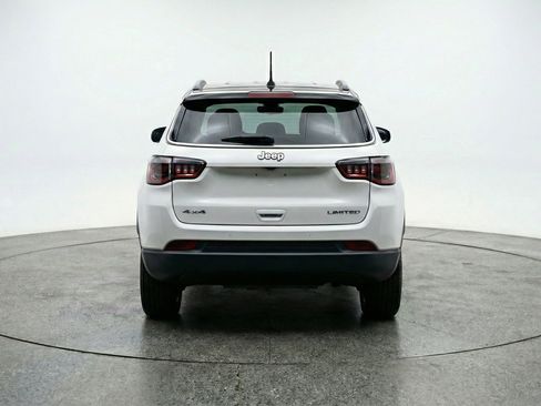Used 2025 Jeep Compass Latitude image 7
