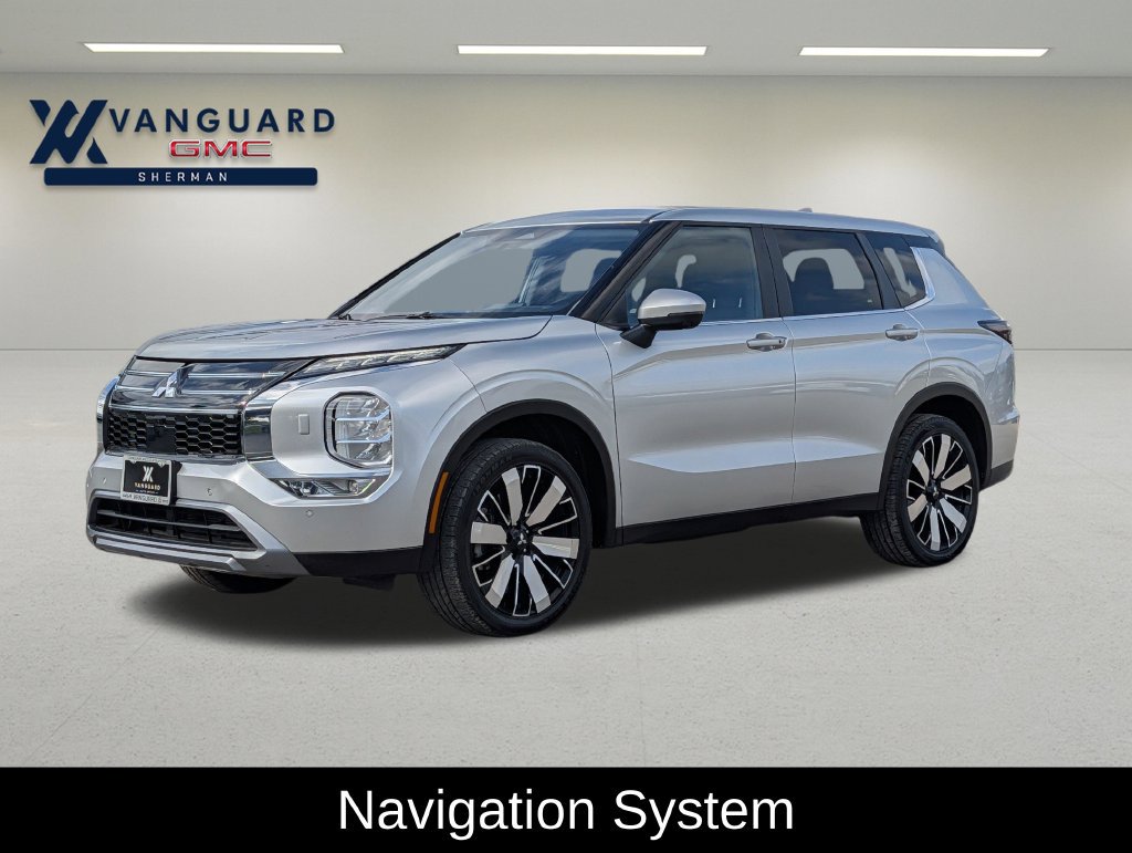 Used 2025 Mitsubishi Outlander SE AWD/4WD image 3