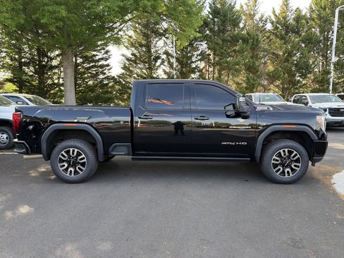 Used 2023 GMC Sierra 2500 AT4 w/ AT4 Premium Plus Package AWD/4WD image 11