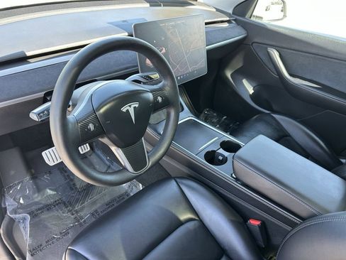 Used 2022 Tesla Model Y Performance image 24