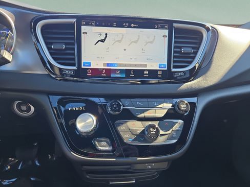 New 2026 Chrysler Voyager LX FWD image 26