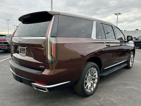 Used 2023 Cadillac Escalade ESV Luxury image 5