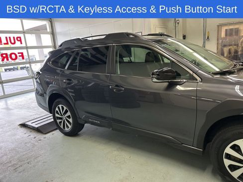 Used 2024 Subaru Outback Premium image 3