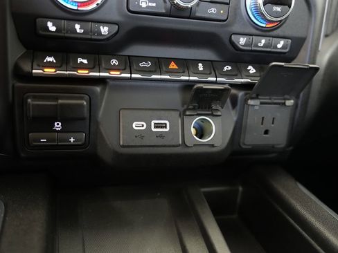 Used 2020 GMC Sierra 1500 Denali w/ Denali Ultimate Package AWD/4WD image 27