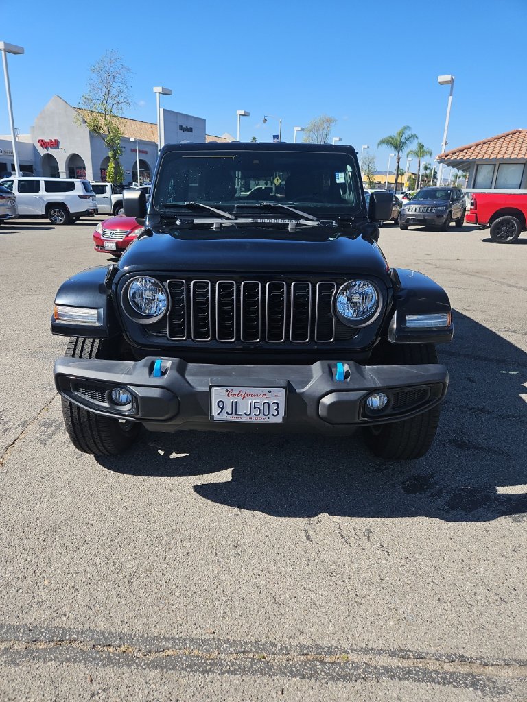 Used 2024 Jeep Wrangler Unlimited w/ Convenience Group AWD/4WD image 3