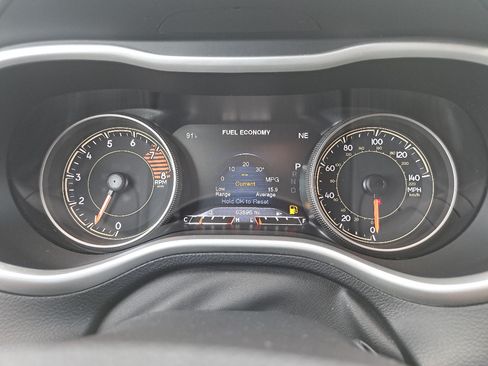 Used 2017 Jeep Cherokee Limited AWD/4WD image 19
