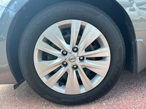 Used 2025 Nissan Sentra S image 27