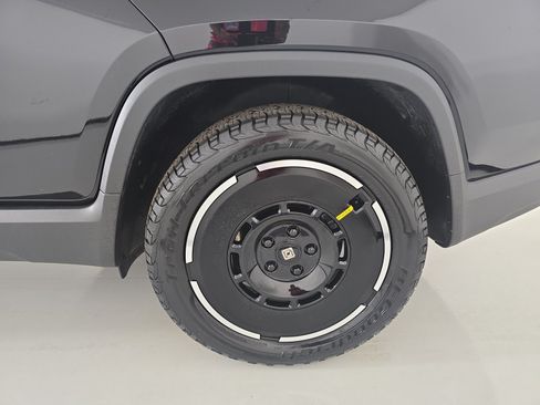 Used 2025 Rivian R1T Adventure AWD/4WD image 10