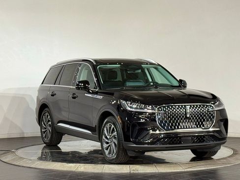 New 2026 Lincoln Aviator AWD image 2