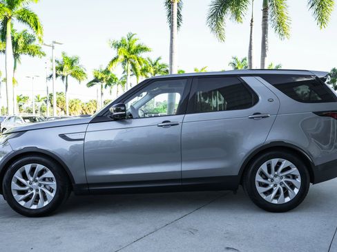 Used 2024 Land Rover Discovery S image 6