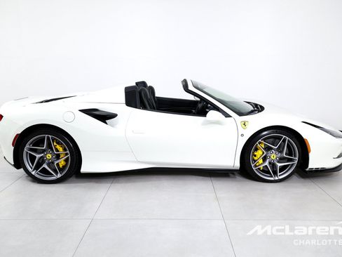 Used 2021 Ferrari F8 Tributo RWD image 10