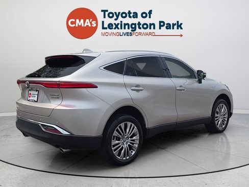 Used 2021 Toyota Venza Limited AWD/4WD image 5