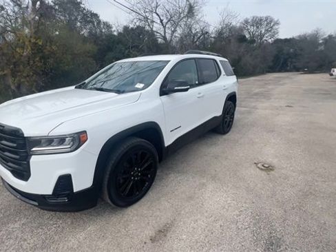 Certified 2023 GMC Acadia SLE w/ Driver Convenience Package image 4