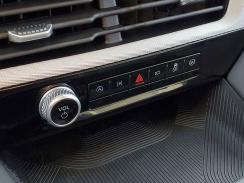 Certified 2025 Ford Explorer Active w/ Active Comfort Package image 21