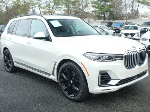 Used 2021 BMW X7 xDrive40i w/ Executive Package 2 AWD/4WD image 1