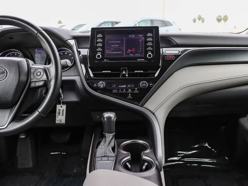 Used 2023 Toyota Camry SE image 15