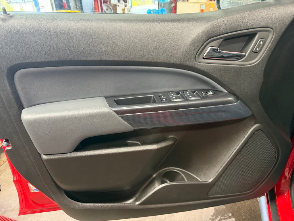 Used 2020 Chevrolet Colorado Z71 AWD/4WD image 27