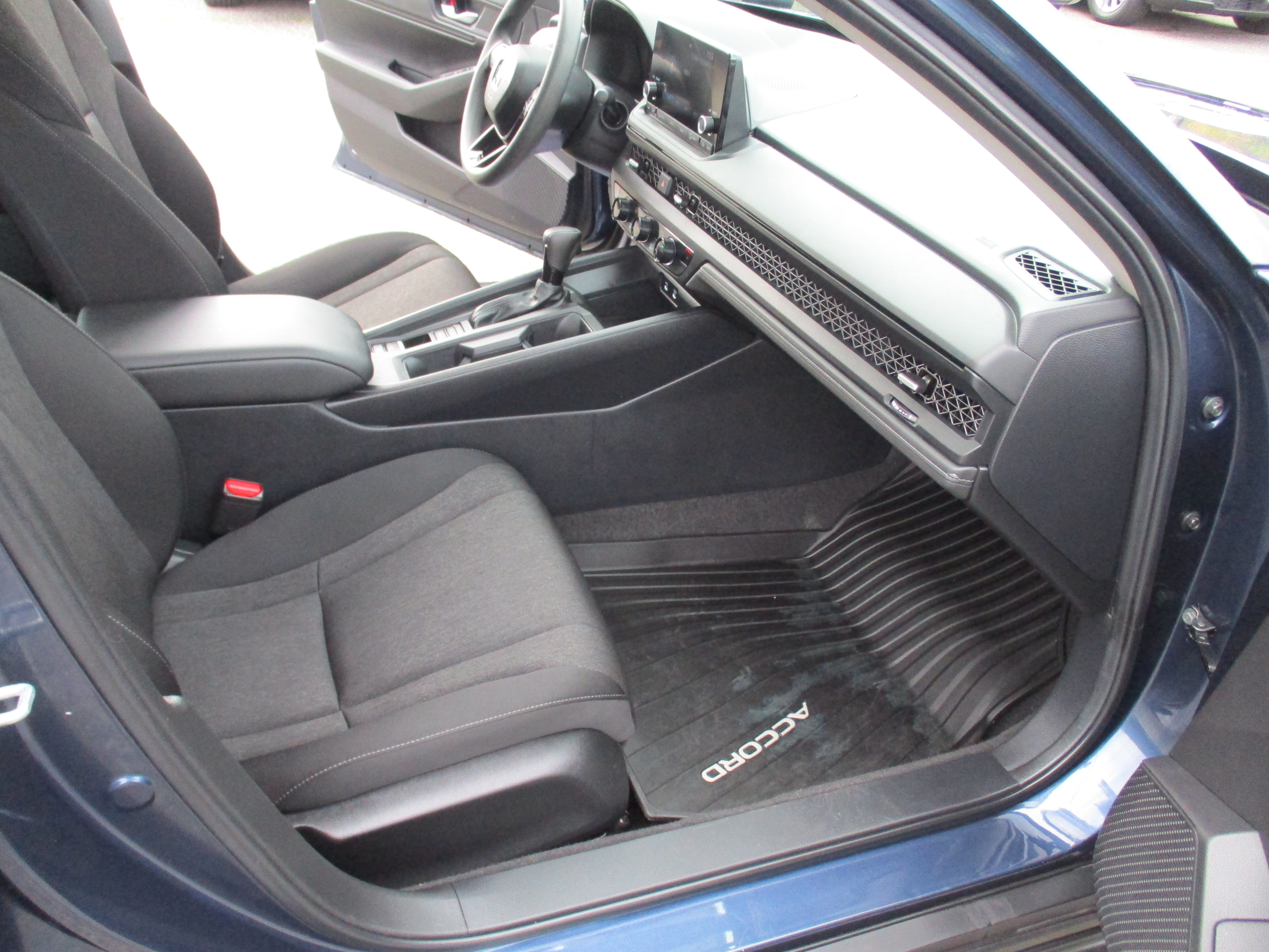 Certified 2025 Honda Accord SE image 14