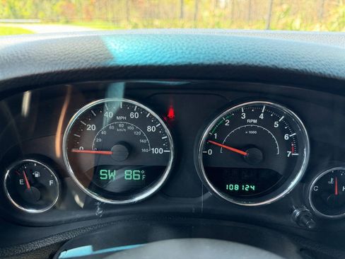Used 2012 Jeep Wrangler Unlimited Sport w/ Connectivity Group AWD/4WD image 12
