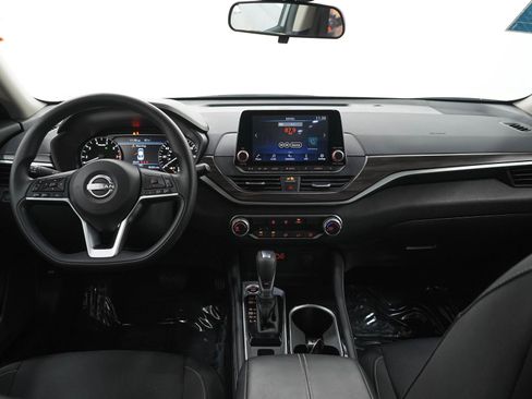 Used 2023 Nissan Altima 2.5 SV AWD/4WD image 14