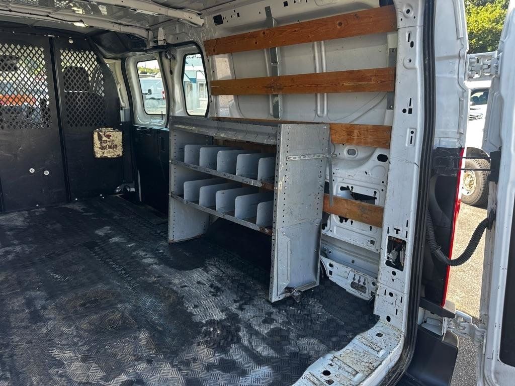 Used 2017 Ford Transit 250 130 Low Roof w/ Exterior Upgrade Package RWD image 10