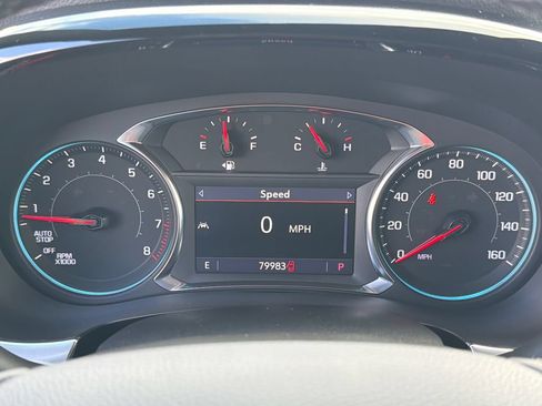 Used 2023 Chevrolet Traverse LT FWD image 27