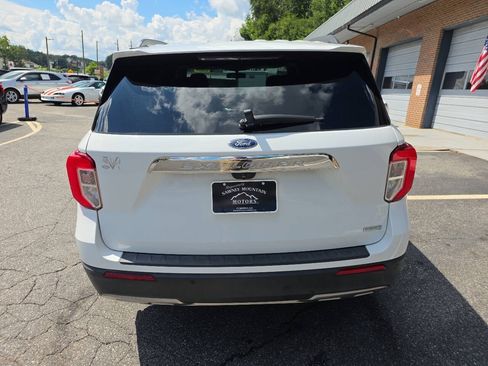 Used 2020 Ford Explorer XLT w/ Equipment Group 202A RWD image 4