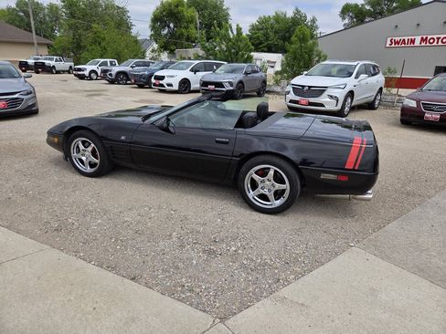 Used 1993 Chevrolet Corvette Convertible RWD image 21