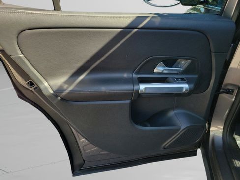 Certified 2022 Mercedes-Benz GLB 250 image 11